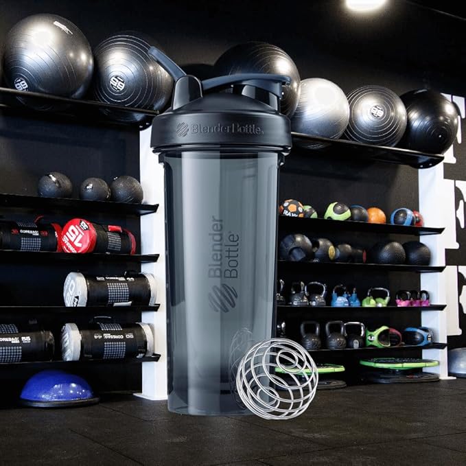 BlenderBottle Shaker Bottle Pro Series Perfect for Protein Shakes and Pre Workout, 28-Ounce, Black