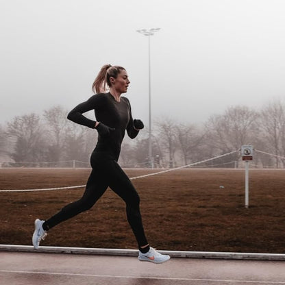 Momentous Fuel Intra-Workout Carbs & Electrolyte Drink Mix - Hydration Powder for Sustained Energy During Workouts - NSF Certified, GMO-Free, Gluten Free - 12 Single Serving Packets, Strawberry Lime